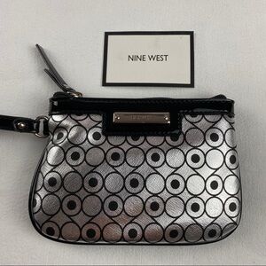 Nine West Clutch Silver Black